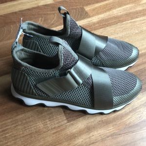 NWT Sorel Kinetic Sneak Sage